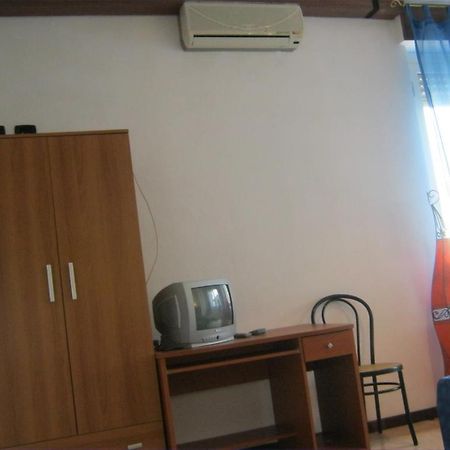 Don Carlos Hotel Buscate Room photo