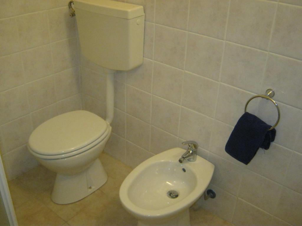 Don Carlos Hotel Buscate Room photo