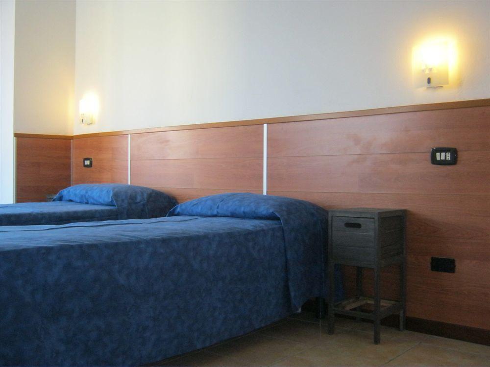 Don Carlos Hotel Buscate Exterior photo