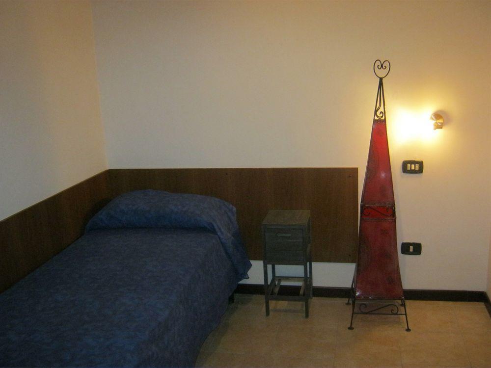 Don Carlos Hotel Buscate Exterior photo